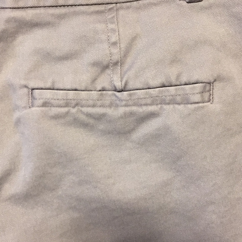 Loft Women’s Shorts - Picture 6 of 6